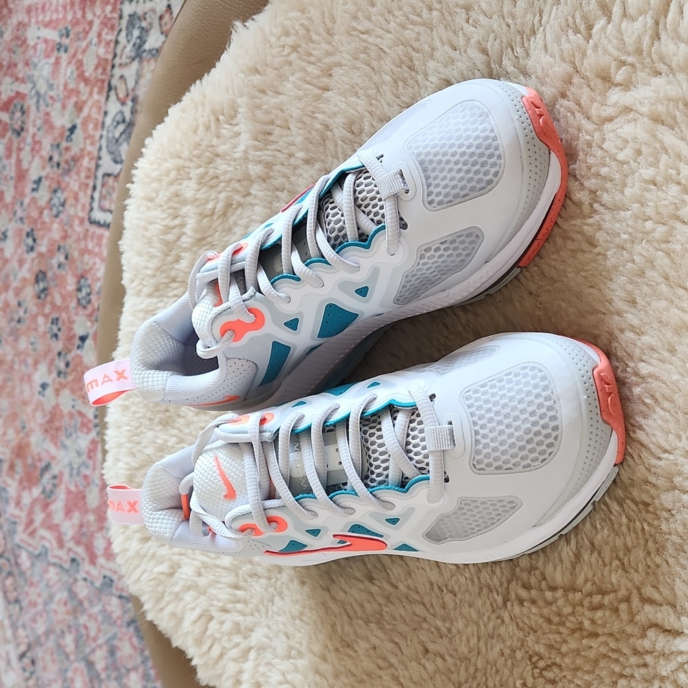 NWOT Nike Air Max Genome Sneaker Women's Size 8 👟🏃‍♀️